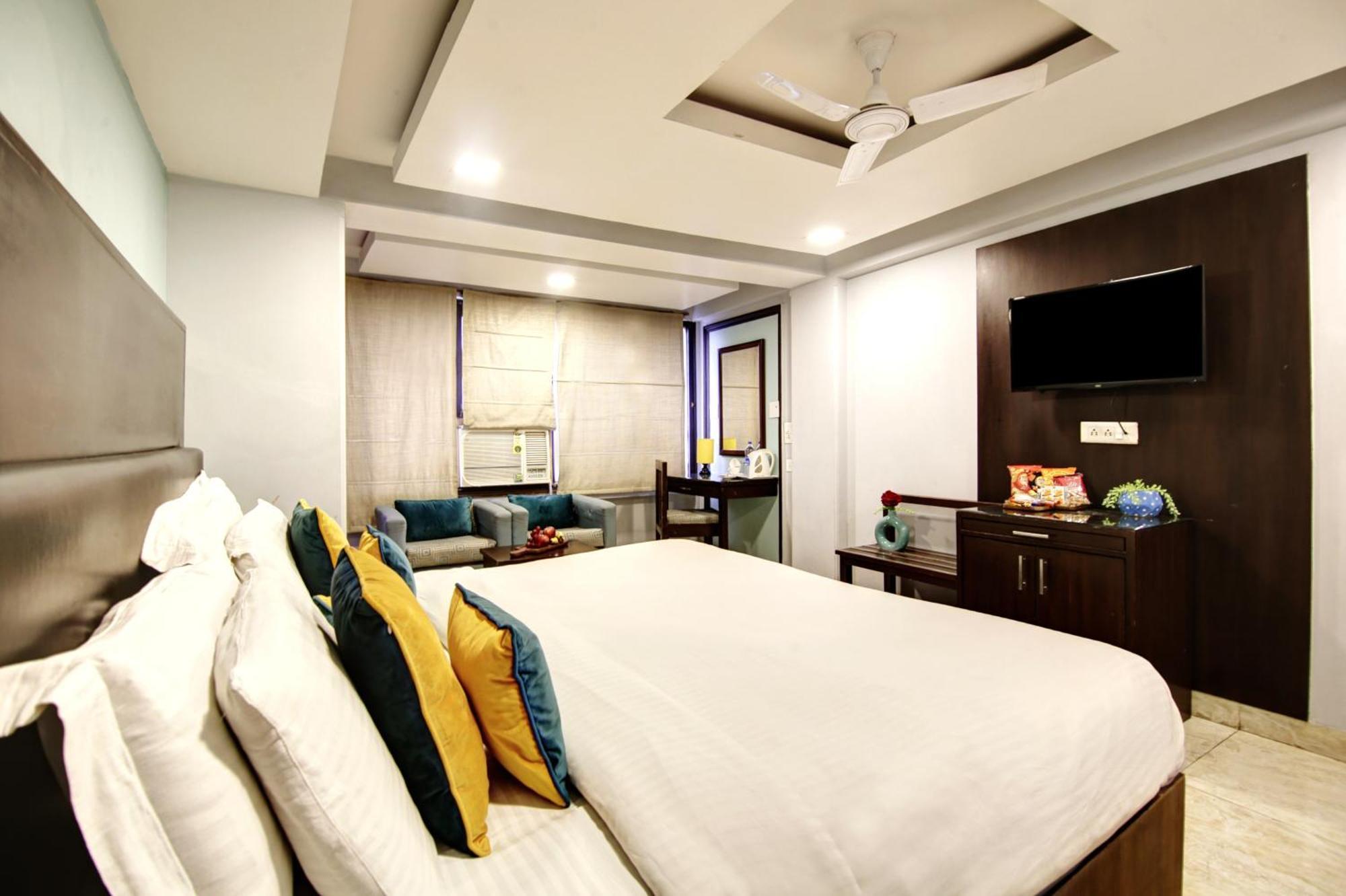 Hotel Bb Palace Delhi  Exteriör bild