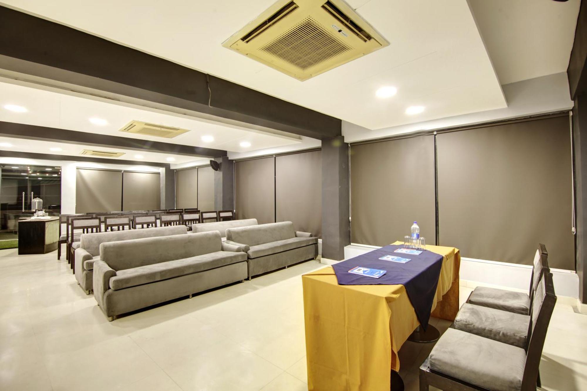 Hotel Bb Palace Delhi  Exteriör bild